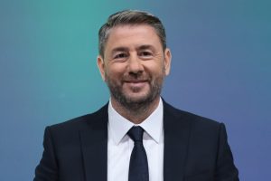 Ραγδαίες πολιτικές εξελίξεις: Πολιτικός αρχηγός και 2 πρωτοκλασάτα στελέχη θέλει στο ΠΑΣΟΚ ο Ανδρουλάκης