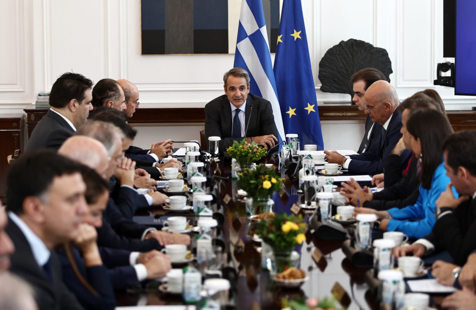 Χαμός και εμφύλιος στη ΝΔ - Μαζεύουν υπογραφές για να διαγράψουν βουλευτή και υπουργό, σoκ τι συνέβn