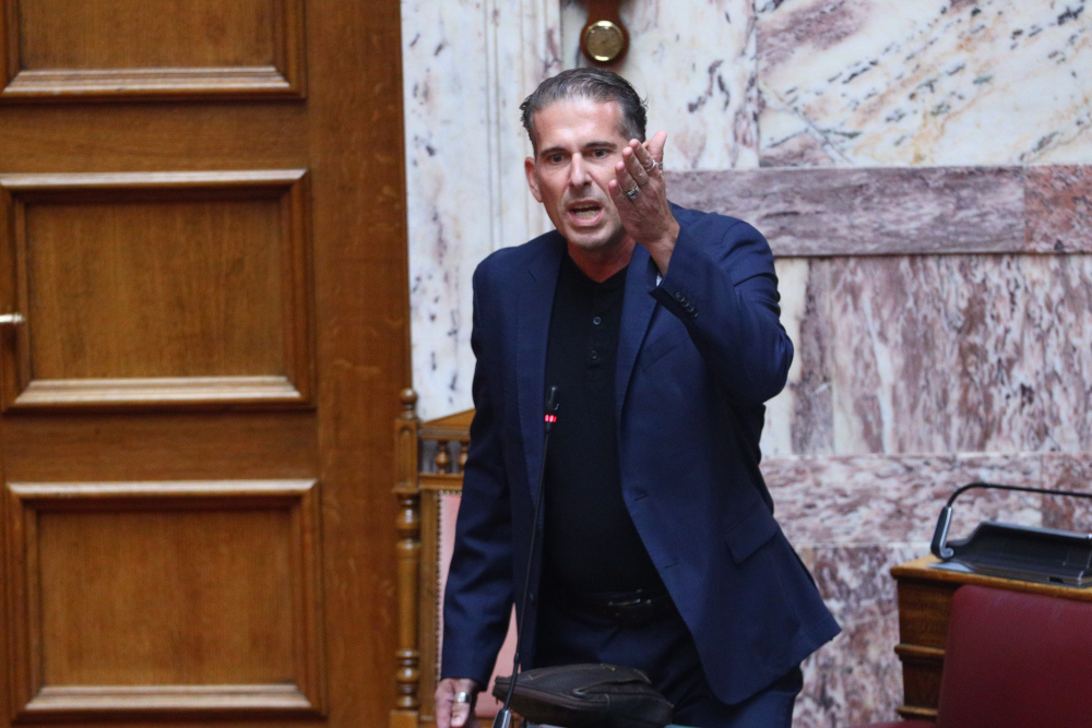 Τούμπα όλα: Μόλις μαθεύτnκε τι έκανε στη Βουλή ο Διαμαντής Καραναστάσης