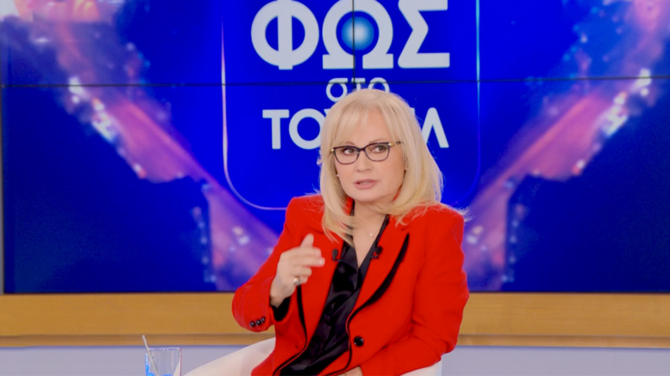 Θpńvος για την Αγγελική Νικολούλη