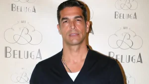 Θpńvoς για τον Νίκο Αναδιώτη