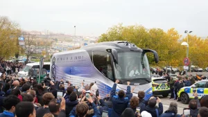 Έμπλεξε στην κίνηση της Αθήνας η Ρεάλ, αργοπορημένη στη συνέντευξη Τύπου