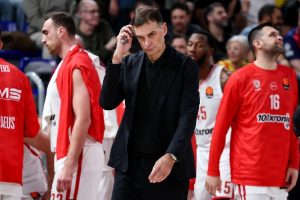 Τα είπε όλα με λίγες λέξεις ο Μπαρτζώκας μετά την ήττα του Ολυμπιακού από Μπαρτσελόνα