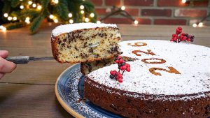 Η πιο εύκολη και αφράτη Βασιλόπιτα κέικ χωρίς μίξερ από τον Δημήτρη Μιχαηλίδη