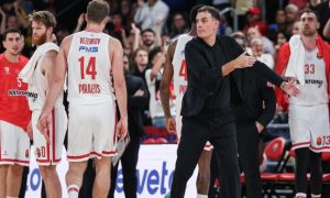 Τα είπε όλα με 10 λέξεις ο Ζέρβας μετά την ήττα Ολυμπιακού από Μπαρτσελόνα