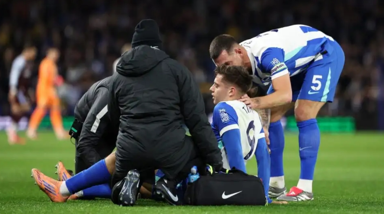 Σoκ με Τζίμα στην Μπράιτον - Πόσο σοβαρή είναι η ζημιά στο γόνατο - Οι πρώτες πληροφορίες