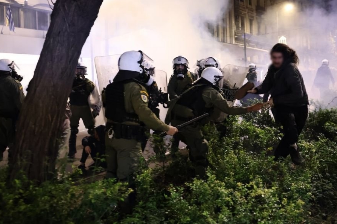 Έκτακτο - Επεισόδια και χάος στο κέντρο της Αθήνας - 8 συλλήψεις