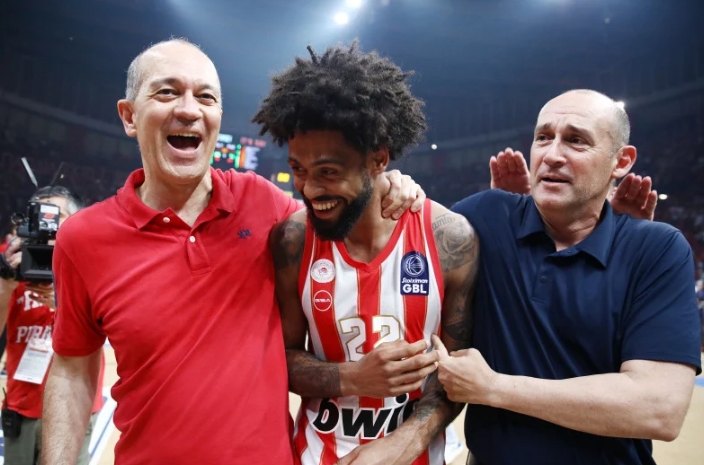 Μόλις έγινε γνωστό για Ντόρσεϊ στον Ολυμπιακό, συνάντηση με Αγγελόπουλους;