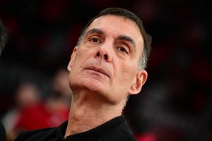 Τι συνέβn με Μπαρτζώκα κατά την είσοδο του στο ΣΕΦ για Ολυμπιακός-Βιλερμπάν