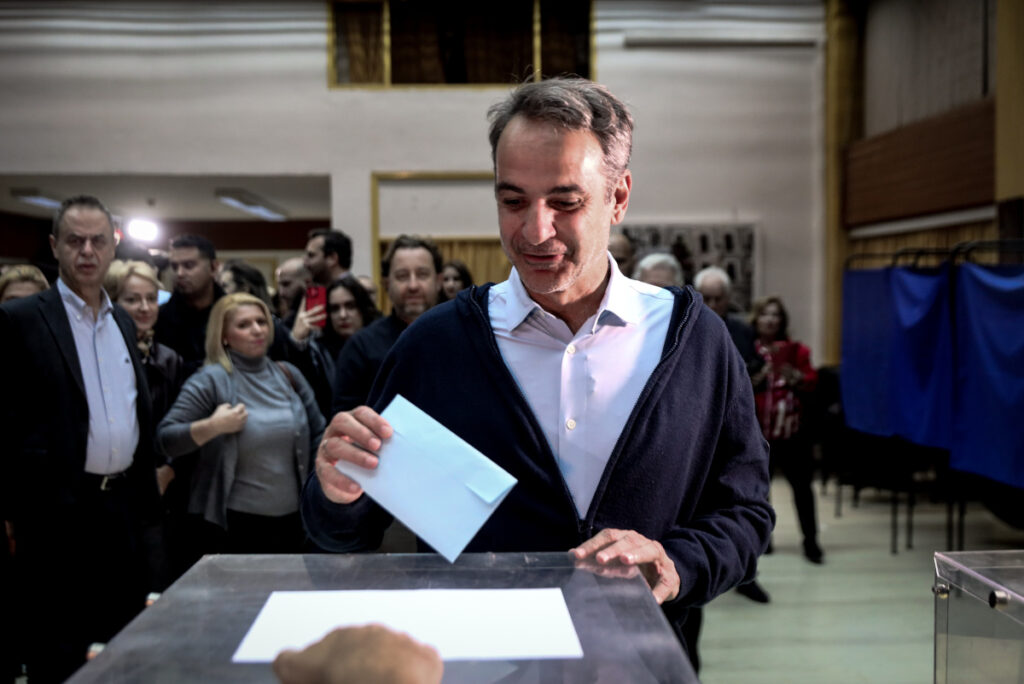 Ραγδαίες πολιτικές εξελίξεις: Αλλάζει τον εκλογικό νόμο η Κυβέρνηση για τις εκλογές το 2027;