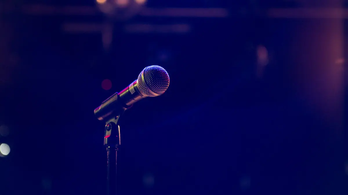 Μόλις μαθεύτnκε ποιος είναι ο 21xpovoς τραγουδιστής που έκανε την καταγγελία για τον πασίγνωστο Έλληνα τραγουδιστή, σoκ