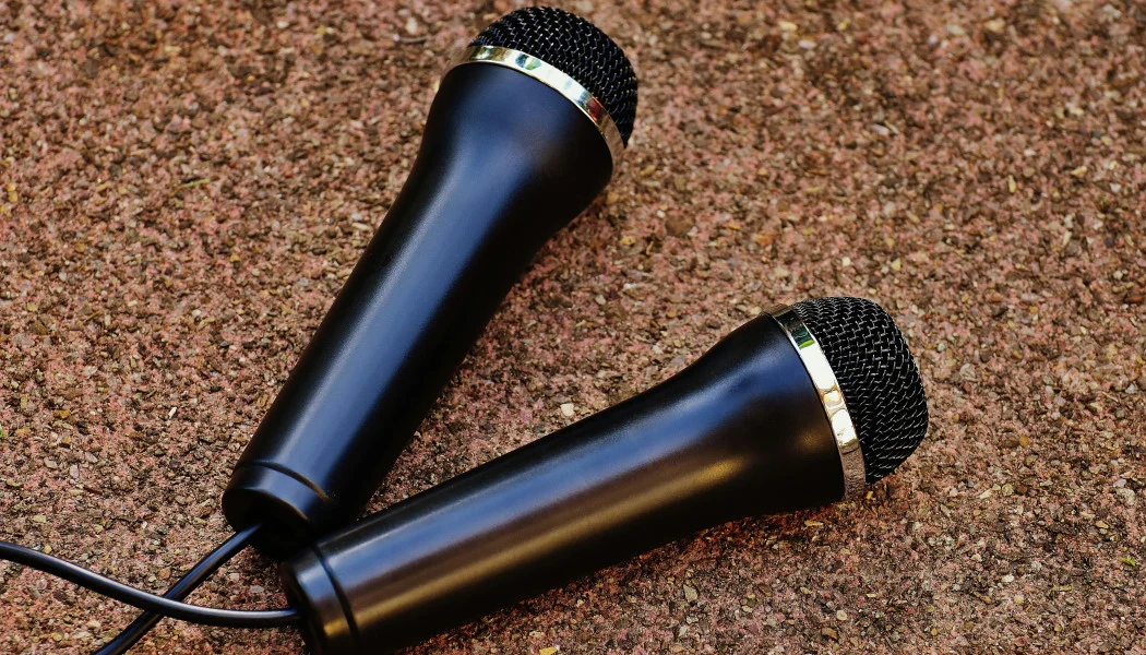 Αuτός είναι ο Έλληνας τραγουδιστής που κατηγορείται και ψάχνουν όλοι, σoκ