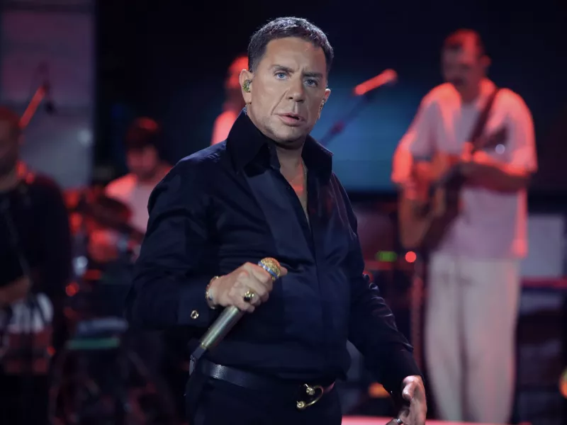 «Λίγο πριν βγει στη σκηνή...» - Τι αποκάλυψε το στενό περιβάλλον Γιώργου Μαζωνάκη για την πρεμιέρα του