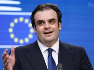 Έκτακτn δήλωση Πιερρακάκη