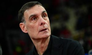 Μετά τον Μιλουτίνοφ: Νέο πρόβλημα για Μπαρτζώκα για Εφές, ποιος μένει εκτός