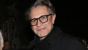 Έκτακτo για τον ηθοποιό, Αιμίλιο Χειλάκη