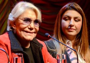 Έκανε την αποκάλυψη η Έλενα Παπαρίζου για Μαρινέλλα