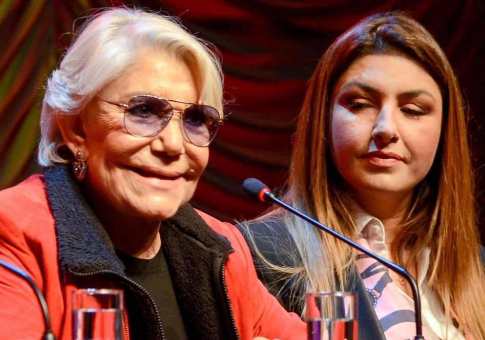 Έκανε την αποκάλυψη η Έλενα Παπαρίζου για Μαρινέλλα