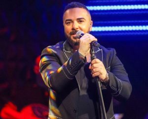 Έκτακτως στο νοσοκομείο ο Τριαντάφυλλος – Αναβάλλονται όλες οι εμφανίσεις του