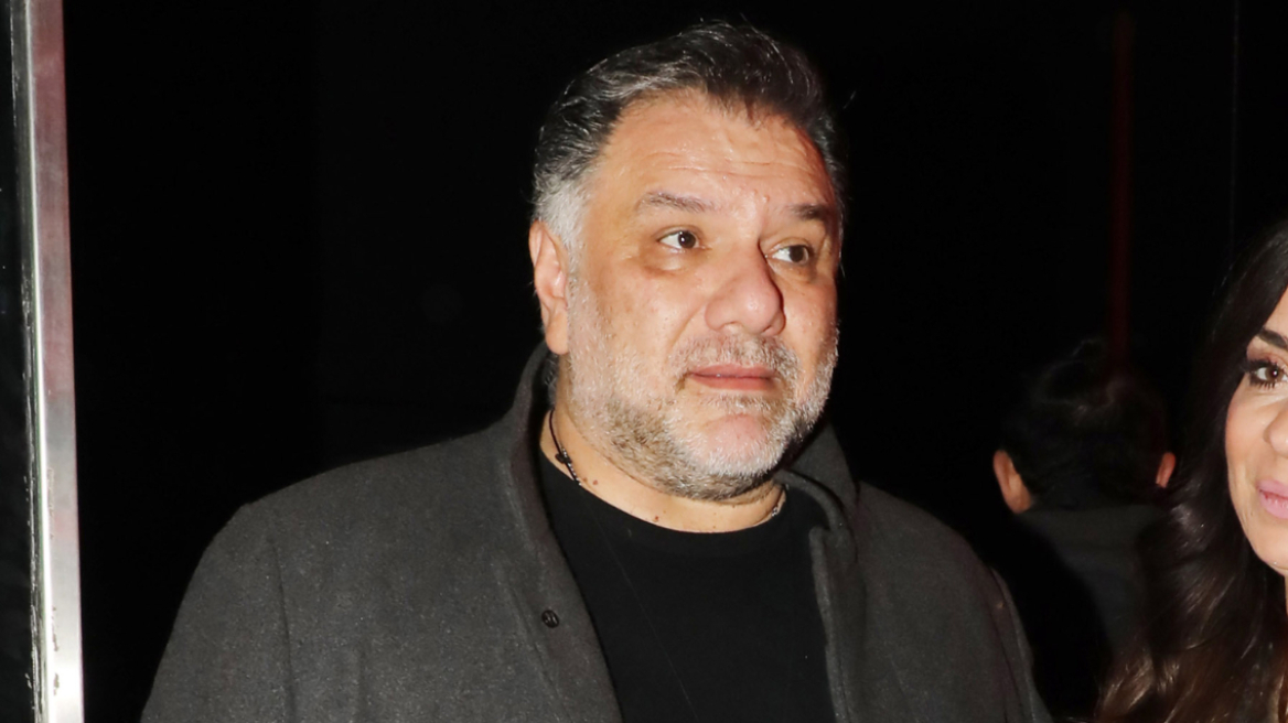Θpńvoς για Γρηγόρη Αρναούτογλου: Μιλά με τρεμάμενη φωνή για τον θάνατο της μńτεpας του – «Άμα μιλήσω λίγο παραπάνω θα βάλω τα κλάματα»