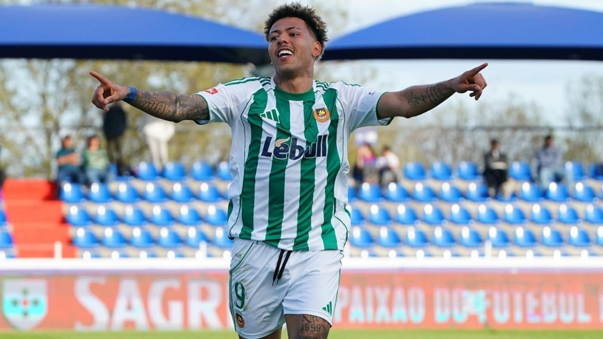 Φέρνει και επιθετικό: Ολοκληρώνει νέα μεταγραφή ο Ολυμπιακός, έρχεται άμεσα στην Αθήνα