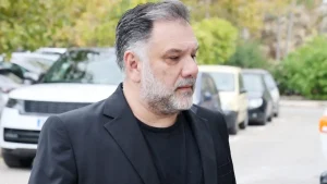 Κηδεία Κικής Αρναούτογλου: Όλοι δίπλα στον Γρηγόρη – Οι φωτογραφίες που ανέβασε η πρώην γυναίκα του