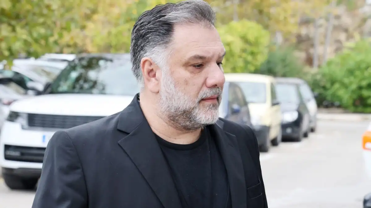 Κηδεία Κικής Αρναούτογλου: Όλοι δίπλα στον Γρηγόρη - Οι φωτογραφίες που ανέβασε η πρώην γυναίκα του