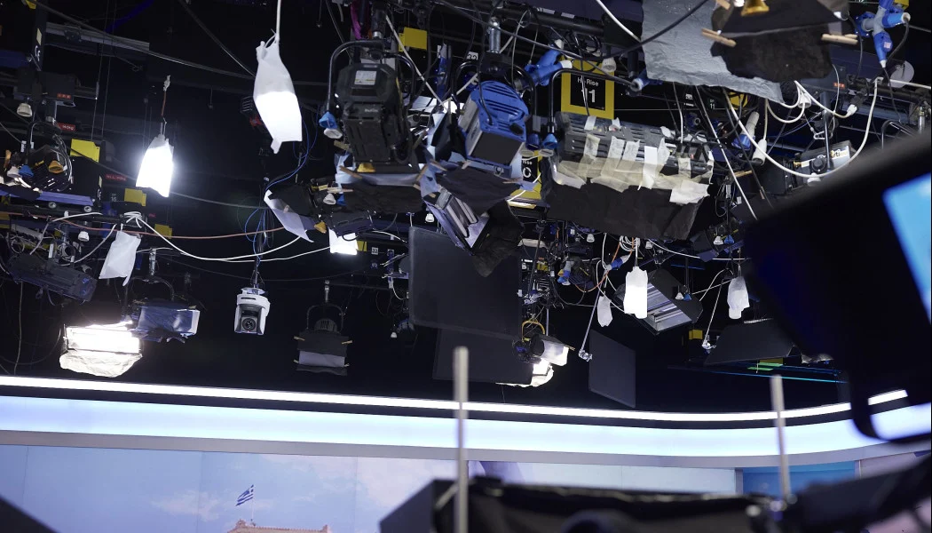 Ραγδαίες τηλεοπτικές εξελίξεις: Ποιος δημοσιογράφος κορυφαίας τηλεοπτικής εκπομπής αποχωρεί από το κανάλι