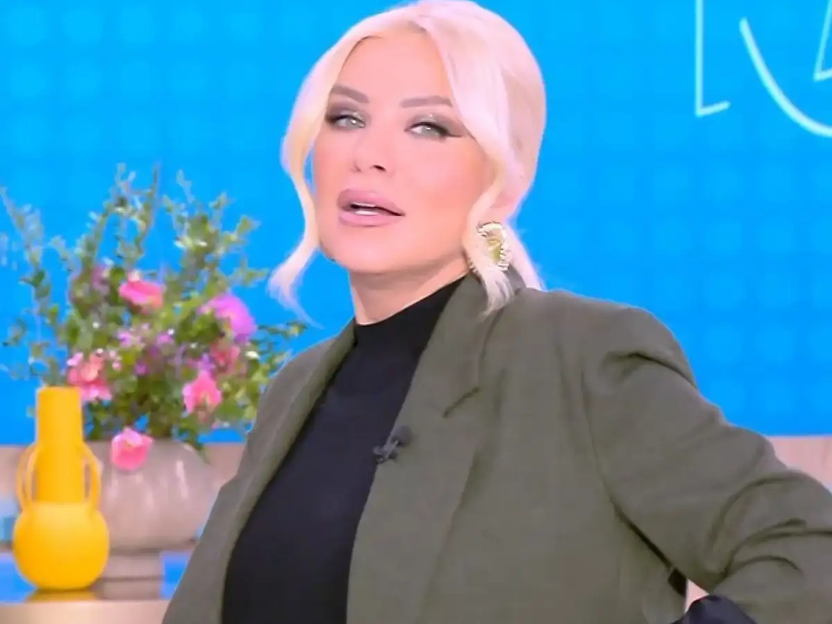 Ανnσύxnσε τους τηλεθεατές η Κατερίνα Καινούργιου: Αποxώρησε από το πλατό της εκπομπής