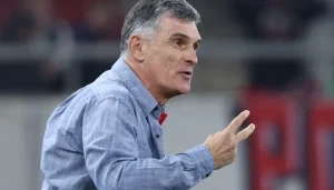 Οι 2 που «τελειώνει» ο Μεντιλίμπαρ μετά τον ΠΑΟΚ – Πάει για 2+1 μεταγραφές ο Ολυμπιακός