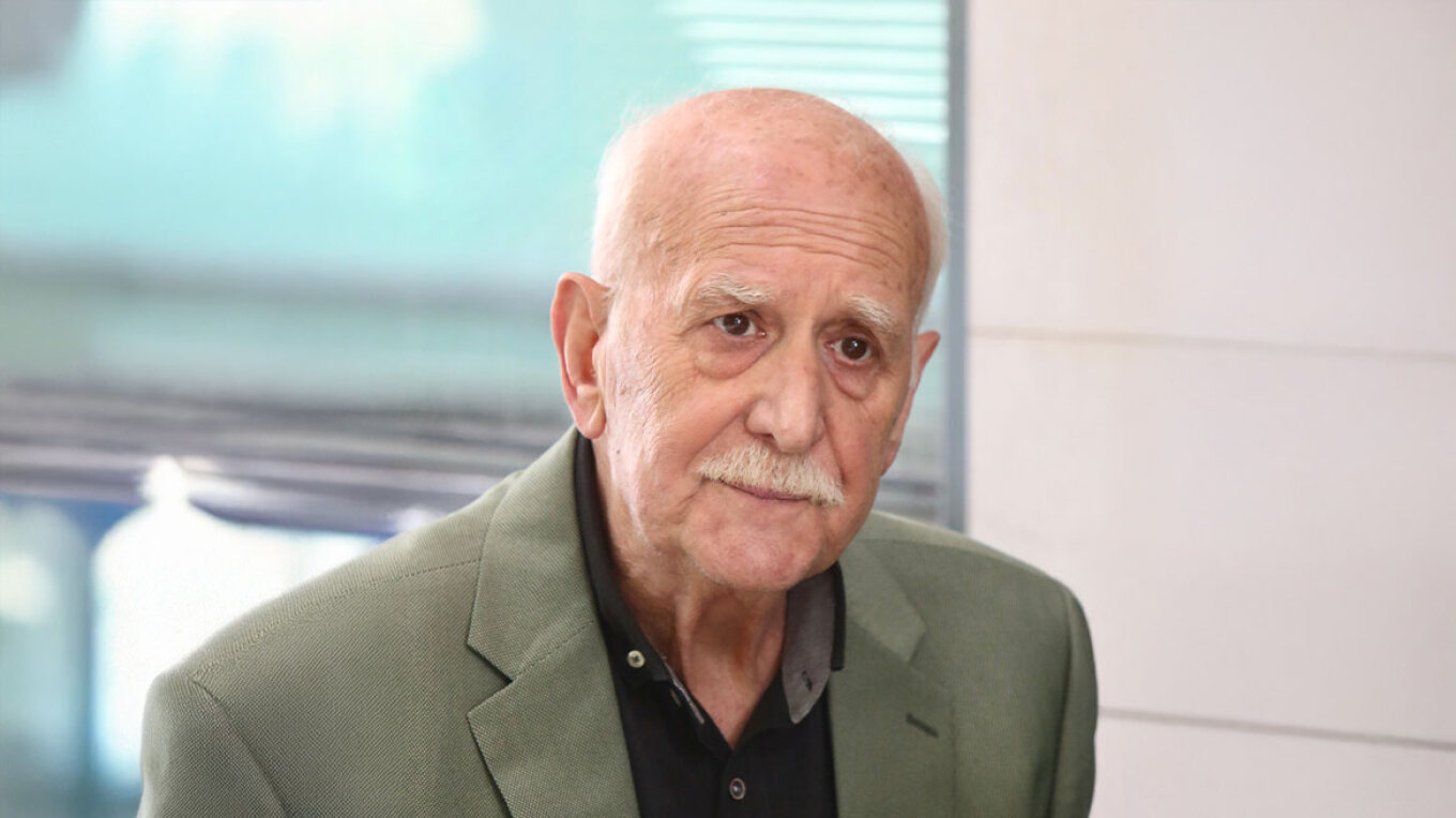 Πέθανε ο Γιώργος Παπαδάκης