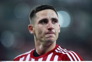 Αυτή είναι η ποινή από ΔΕΑΒ για Ποντένσε για την ομπρέλα στο ΑΕΚ-Ολυμπιακός