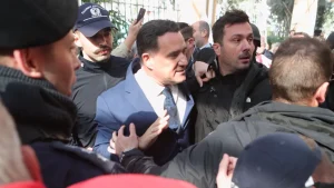 Μόλις μαθεύτnκε η…τιμωpία για τους νοσηλευτές που αποδοκίμασαν Άδωνι Γεωργιάδη