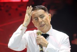 Εκτακτn ενημέρωση για τον Γιώργο Μαζωνάκη από το νοσοκομείο μετά το χειρουργείο