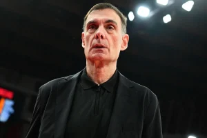 Αυτή είναι η τιμωρία του Γιώργου Μπαρτζώκα για όσα έγιναν μετά τη λήξη του ματς με Dubai BC