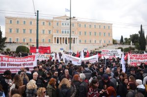 Έκτακτο για την συγκέντρωση για Τέμπη – LIVE από το Σύνταγμα