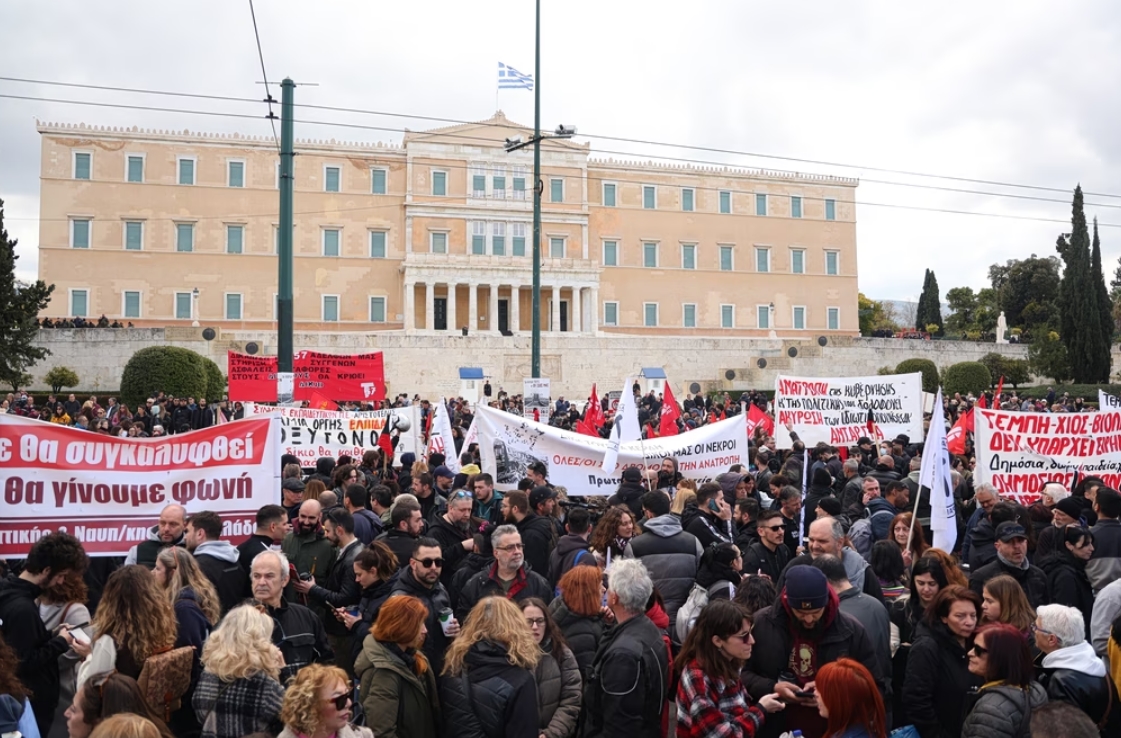 Έκτακτο για την συγκέντρωση για Τέμπη - LIVE από το Σύνταγμα