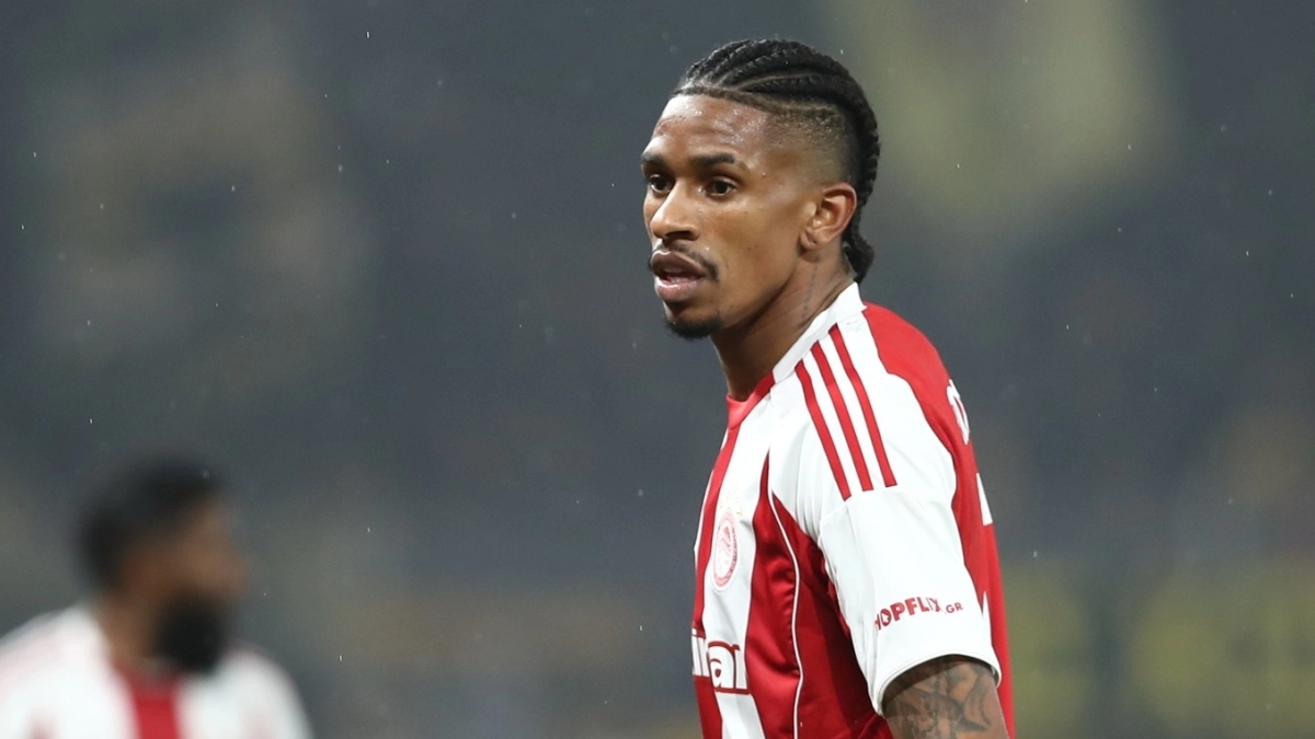 Η Εστρέλα Αμαδόρα προσφεύγει στο CAS για τις μεταγραφές Αντρέ Λουίς και Κλέιτον στον Ολυμπιακό