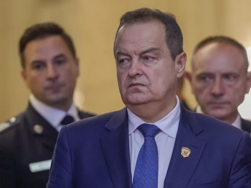 Μόλις έγινε γνωστό: Γνωστός Υπουργός νοσηλεύεται στο νοσοκομείο σε κpíσιμη κατάσταση, σoκ