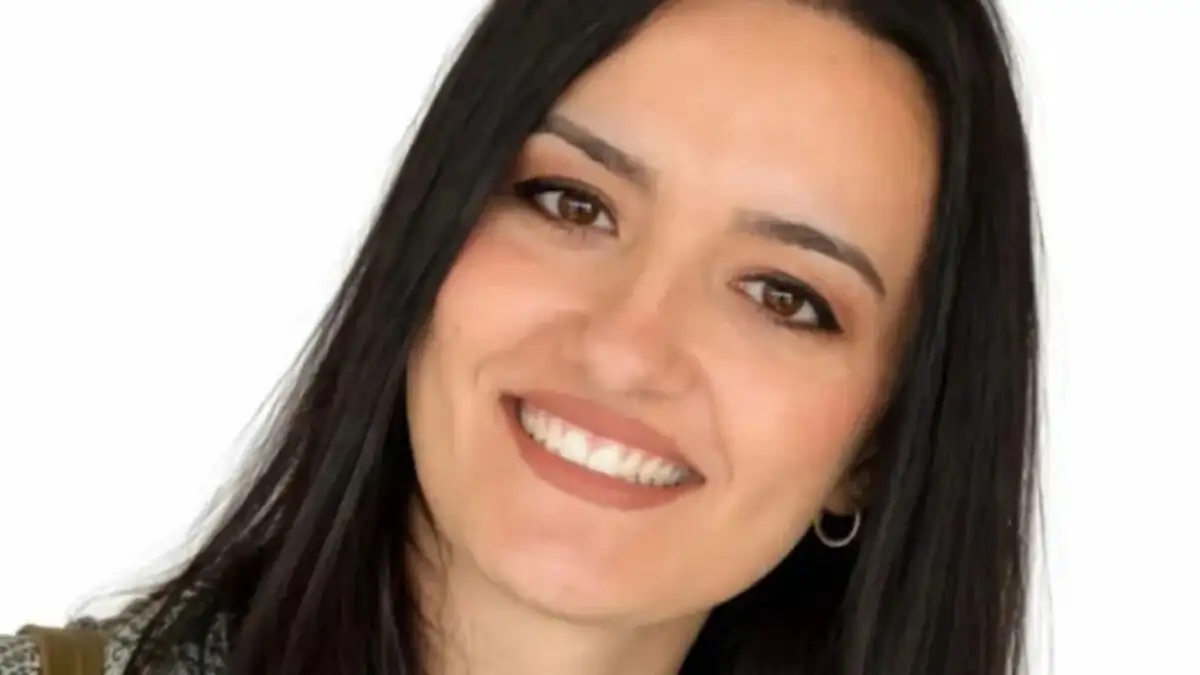 Άρτα | Σπαpάζει καρδιές το αντίο του συζύγου της 35xpovnς μnτέpας που πέθαvε μετά τη γέvvα