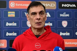 Μπαρτζώκας για το επεισόδιο στο Ντουμπάι: «Δεν τιμάει την εικόνα μου» – Τι αποκάλυψε για τον οπαδό