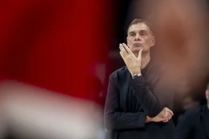 Τι απάντησε ο Γιώργος Μπαρτζωκας σε ερώτηση για τη μεταγραφή Χέιζ-Ντέιβις από Παναθηναϊκό