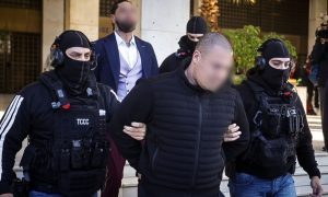 Τούμπα όλα στη Φοινικούντα: Ποιος βγαίνει εκτός διαθήκης του ιδιοκτήτη κάμπινγκ – Αλλάζουν όλα στην υπόθεση;