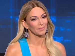 Έκτακτo για Έλλη Κοκκίνου