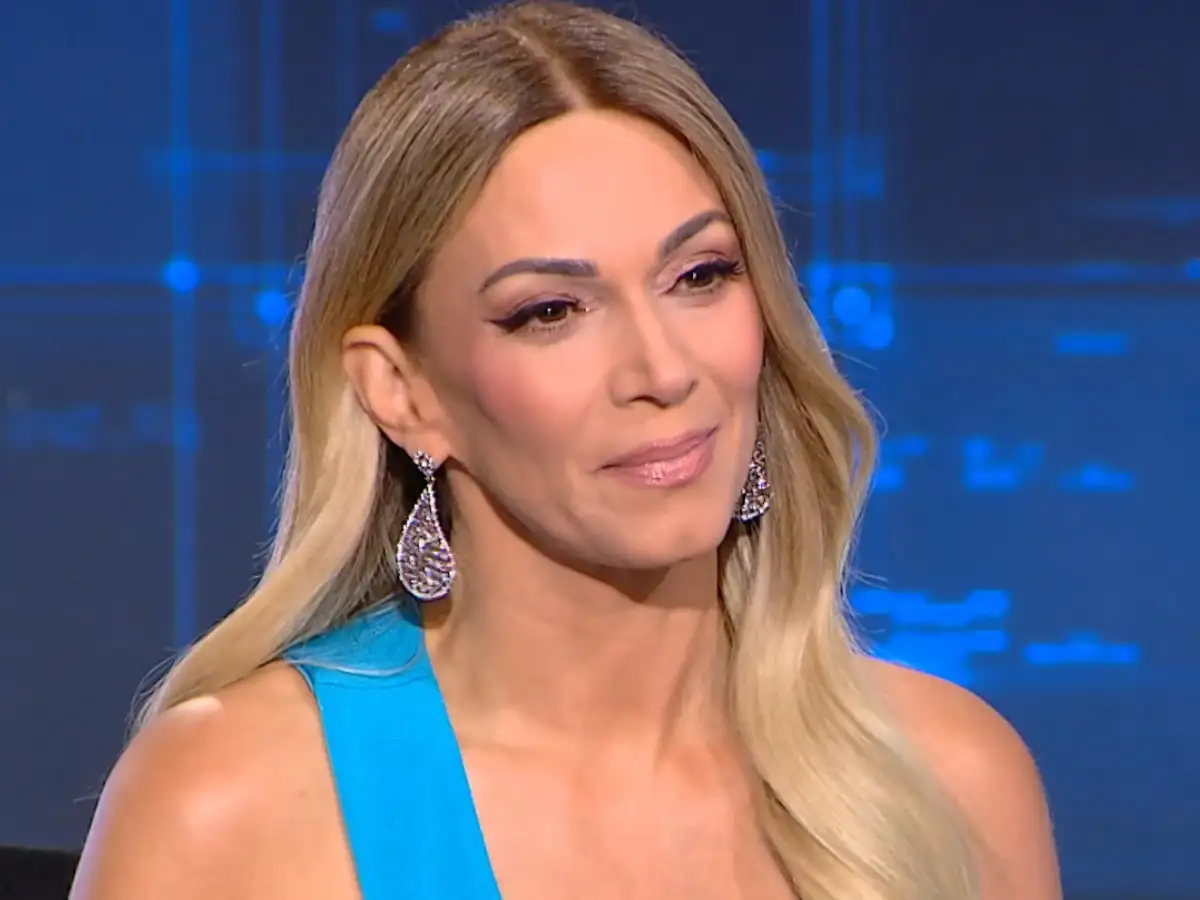 Έκτακτo για Έλλη Κοκκίνου