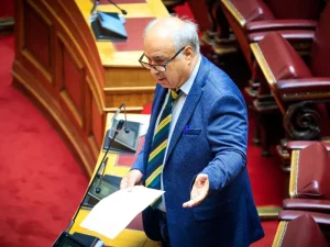 ΕΚΤΑΚΤΟ – Ραγδαίες πολιτικές εξελίξεις – Βόμβα στο ΠΑΣΟΚ, το διέγραψε ο Ανδρουλάκης