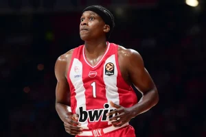 Η 12αδα Ολυμπιακού με Ερυθρό Αστέρα – Ποιοι 4 έμειναν εκτός από Μπαρτζώκα