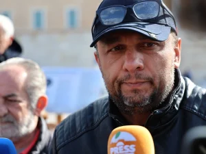 Έκτακτo από Πάνο Ρούτσι