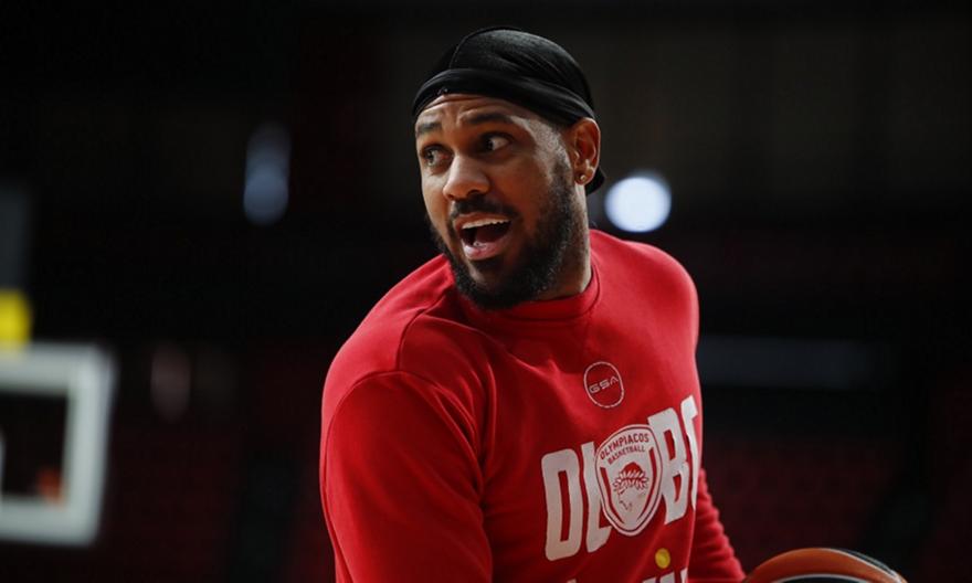 Εξελίξεις στον Ολυμπιακό - Δίνει μάχη για να προλάβει να παίξει με Παναθηναϊκό