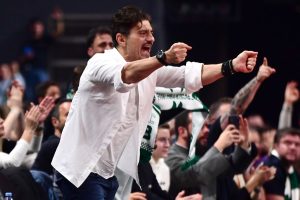 Όλοι παρατήρησαν το ίδιο: Τι έκανε ο Γιαννακόπουλος στο Παναθηναϊκός-Ερυθρός Αστέρας, η ιδιαίτερη κίνηση που δείχνει τα πάντα